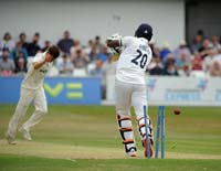 GabrielShannon-Bowled2-12-0722