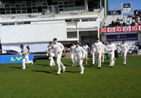LeicestershirePlayers-TakeFieldl1-6-0423