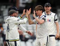 HillGeorge-CelebratesWicket11-24-0925