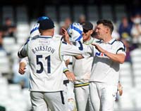 Yorkshire-CelebrateWicket2-24-0925