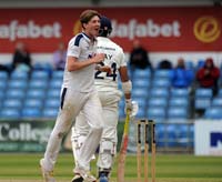 HillGeorge-CelebratesWicket4-27-0925