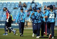YorkshireWomen-CelebrateWicket4-17-0525
