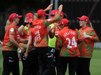 LeicestershireFoxesWomen-CelebrateWicket1-15-0525