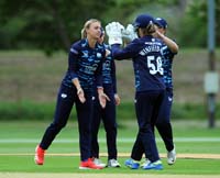 YorkshireWomen-CelebrateWicket5-15-0525