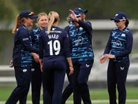 YorkshireWomen-CelebrateWicket6-15-0525