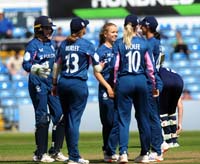 MiddlesexWomen-CelebrateWicket4-2-0825