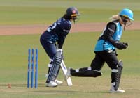 LangstonBeth-Bowled1-19-0425