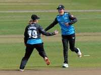 WorcestershireRapids-CelebrateWicket4-19-0425