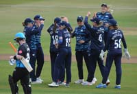 YorkshireWomen-CelebrateWicket5-19-0425