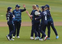 YorkshireWomen-CelebrateWicket9-19-0425
