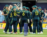 Australia-CelebrateWicket3-17-0626i