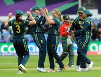 Australia-CelebrateWicket4-17-0626i