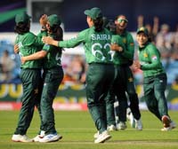 Pakistan-CelebrateFirstWicket2-23-0626