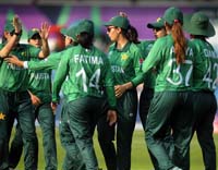 Pakistan-CelebrateWicket2-23-0626