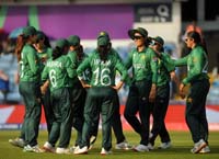 Pakistan-CelebrateWicket4-23-0626