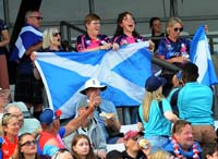 T29-ScotlandSupporters1-20-0626