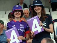 T20-England-Supporters1-18-0626