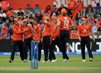 Sunrisers-Men-CelebrateWicket3-9-0826