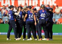 LondonSpirit-Women-CelebrateWicket1-4-0826