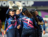 Players-CelebrateWicket1-18-0626.