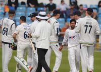 Yorkshire-CelebrateWin-Essex2-9-0926
