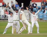 YorkshirePlayer-Appeal-LBW-WalterPaul1-9-0926