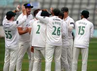 Leicestershire-CelebrateWicket2-27-0826