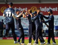 Yorkshire-CelebrateWicket4-15-0726