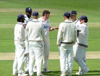 Warwickshire-CelebrateWicket2-13-0626