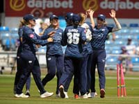 Yorkshire-CelebrateWicket5-12-0726